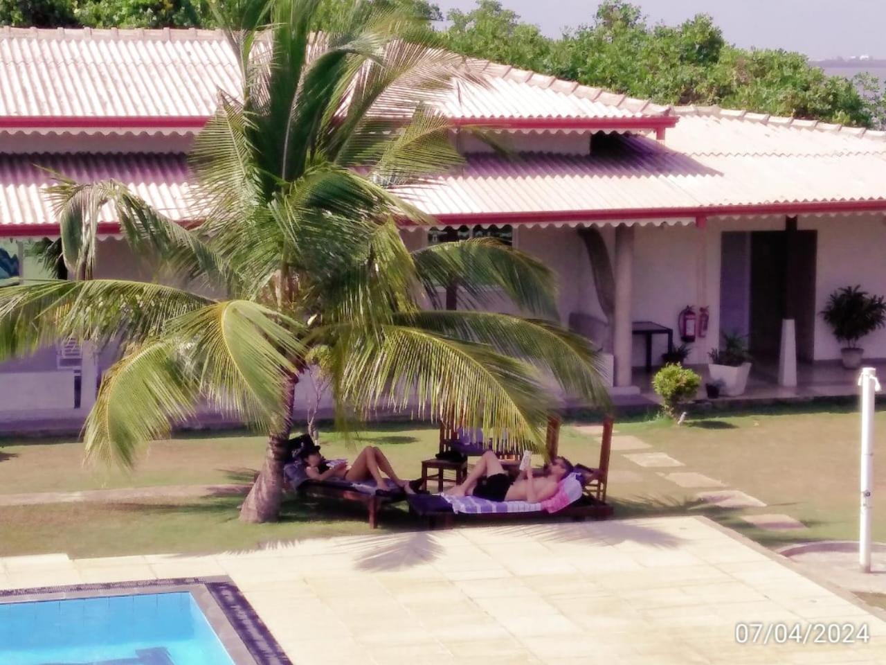 Nilakma Lagoon Negombo Extérieur photo